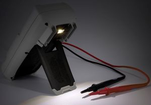 Illuminatore automatico con sensore di luce